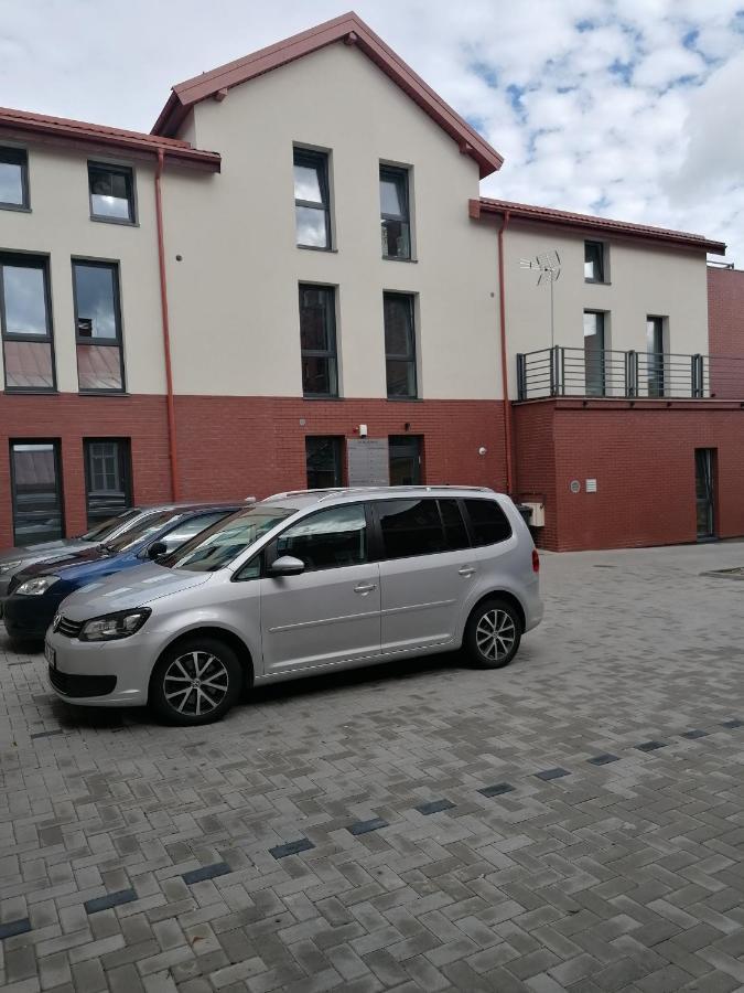 Dharma Stay Apartamentai Su Terasa Ir Vaizdu I Miesta Telšiai Dış mekan fotoğraf