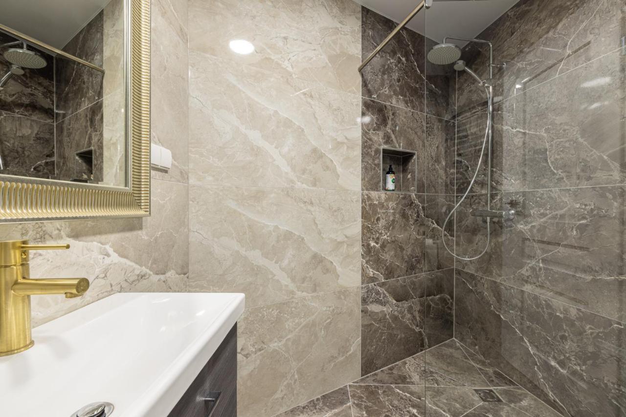 Dharma Stay Apartamentai Su Terasa Ir Vaizdu I Miesta Telšiai Dış mekan fotoğraf