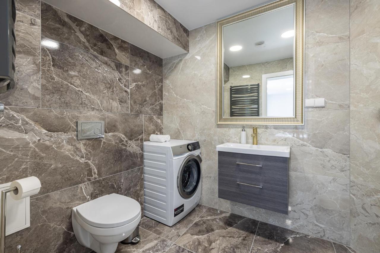 Dharma Stay Apartamentai Su Terasa Ir Vaizdu I Miesta Telšiai Dış mekan fotoğraf