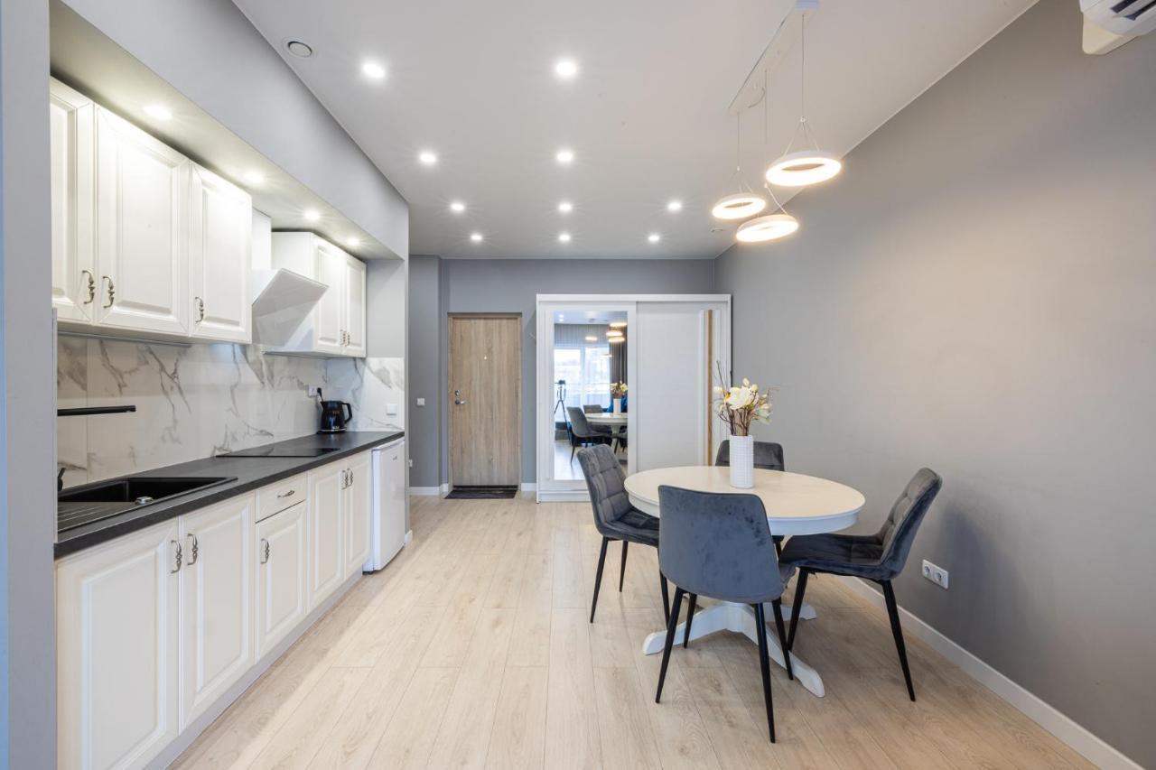 Dharma Stay Apartamentai Su Terasa Ir Vaizdu I Miesta Telšiai Dış mekan fotoğraf