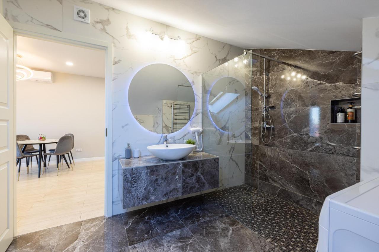 Dharma Stay Apartamentai Su Terasa Ir Vaizdu I Miesta Telšiai Dış mekan fotoğraf